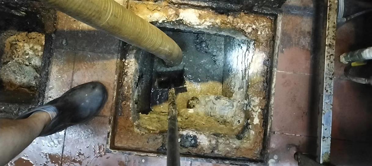 岳塘污水池清理一般都有毒气，怎么预防中毒呢？